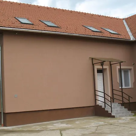 Izisz Apartman Matraterenye Exterior photo